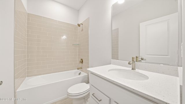 2 ROLLER Lane, Palm Coast, FL 32164
