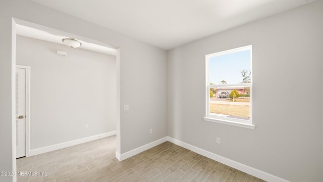 2 ROLLER Lane, Palm Coast, FL 32164