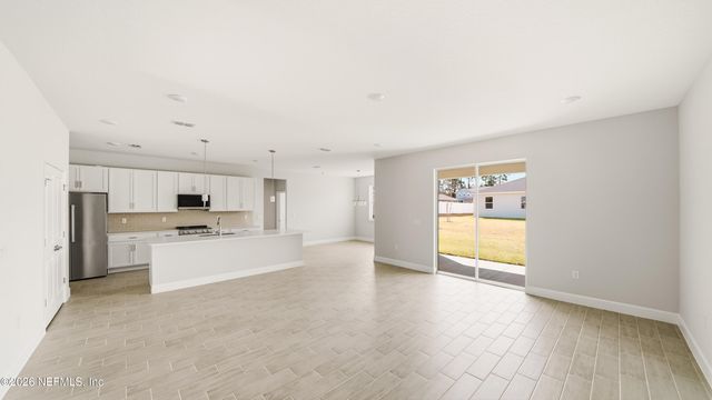 2 ROLLER Lane, Palm Coast, FL 32164