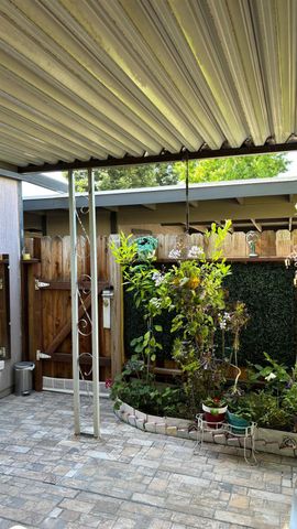 7518 Fairway Two Ave, Fair Oaks, CA 95628