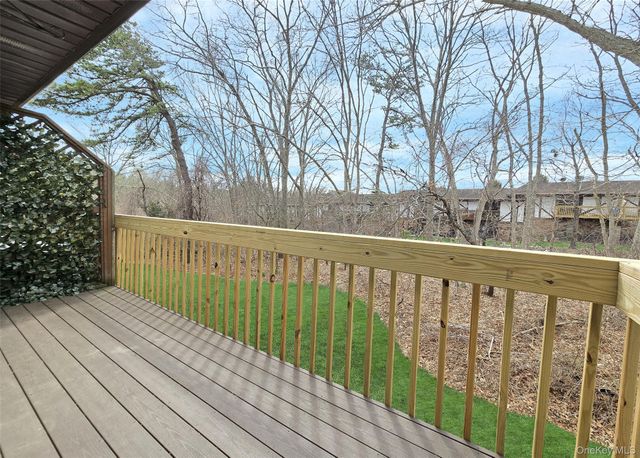 86 Bailey Court 86, Middle Island, NY 11953