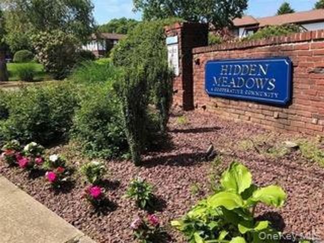 86 Bailey Court 86, Middle Island, NY 11953