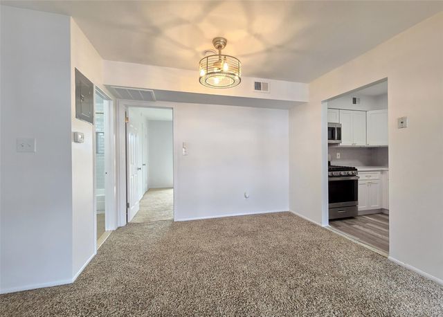 86 Bailey Court 86, Middle Island, NY 11953