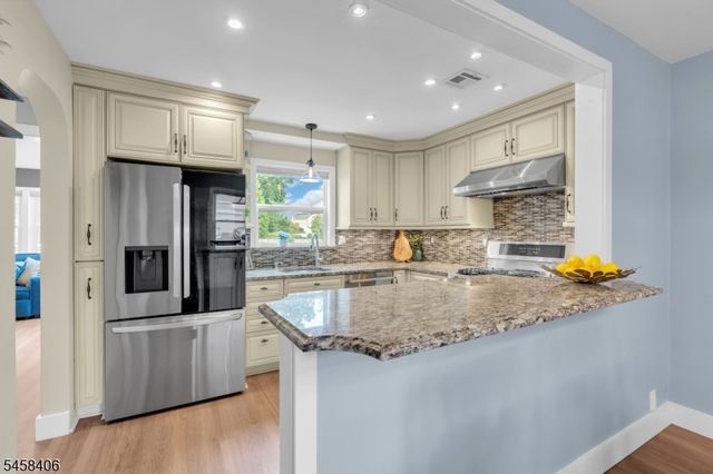 478 Whitewood Rd, Union Twp., NJ 07083