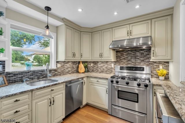 478 Whitewood Rd, Union Twp., NJ 07083