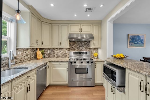 478 Whitewood Rd, Union Twp., NJ 07083