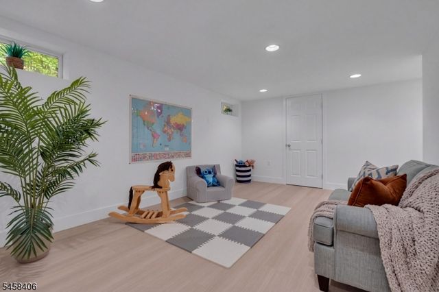 478 Whitewood Rd, Union Twp., NJ 07083