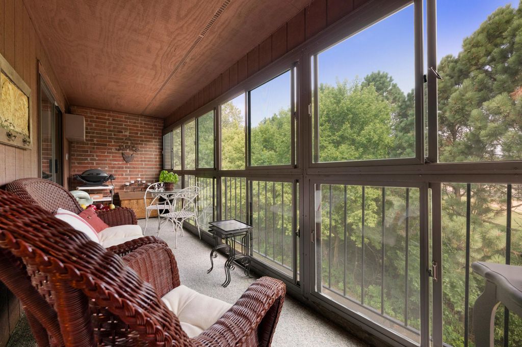 1800 Riverwood Drive 301, Burnsville, MN 55337 — photo 4