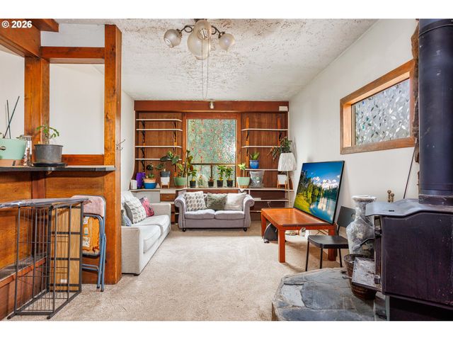 17935 Se PINE St, Portland, OR 97233