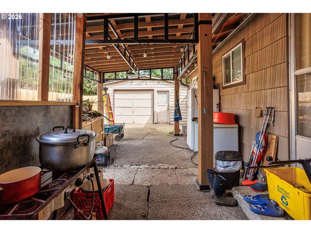 17935 Se PINE St, Portland, OR 97233