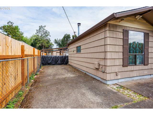 17935 Se PINE St, Portland, OR 97233