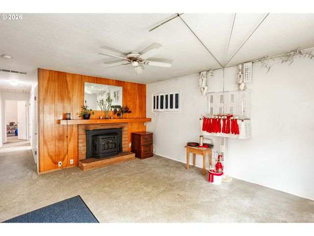 17935 Se PINE St, Portland, OR 97233