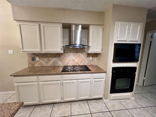 8507 Grove Park Drive, Houston, TX 77095