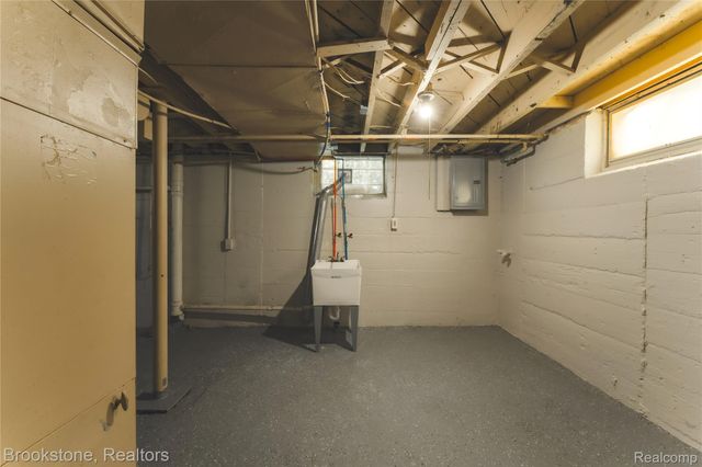 356 Nelson Street, Pontiac, MI 48342