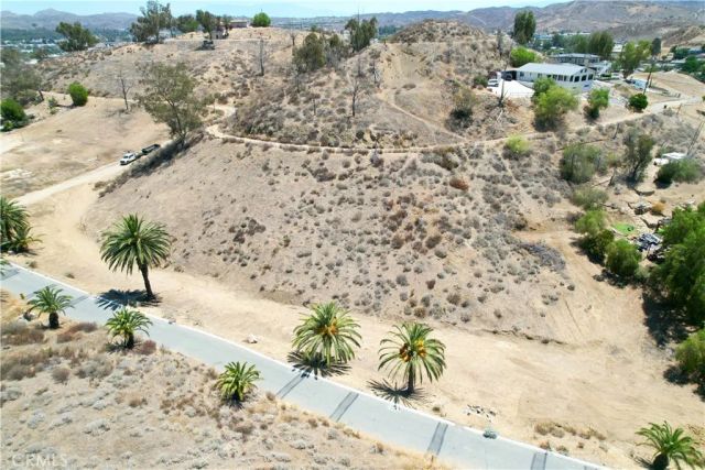 1 Palm, Lake Elsinore, CA 92530