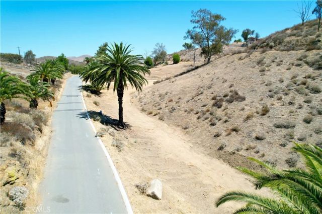 1 Palm, Lake Elsinore, CA 92530