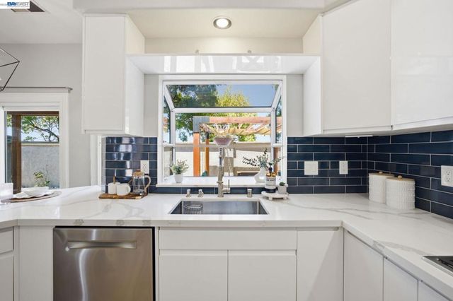 8511 Mahogany Pl, Newark, CA 94560