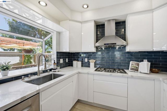 8511 Mahogany Pl, Newark, CA 94560