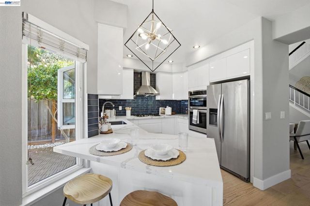 8511 Mahogany Pl, Newark, CA 94560