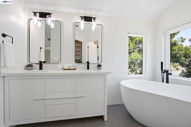 8511 Mahogany Pl, Newark, CA 94560