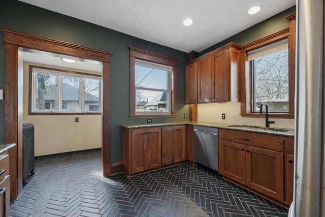 1036 Magnolia Avenue E, Saint Paul, MN 55106