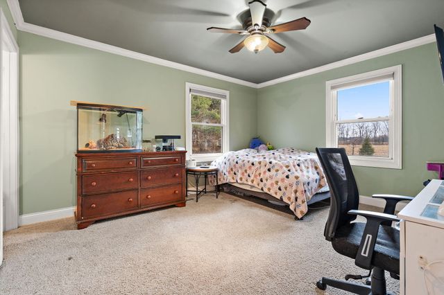 296 S 150 E, Valparaiso, IN 46383