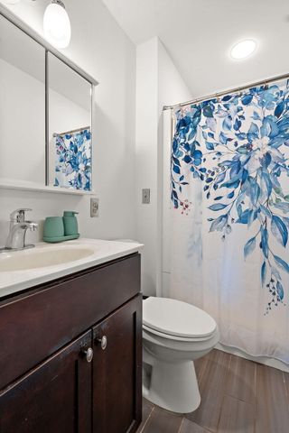 296 S 150 E, Valparaiso, IN 46383