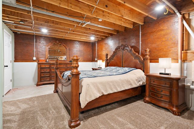 296 S 150 E, Valparaiso, IN 46383