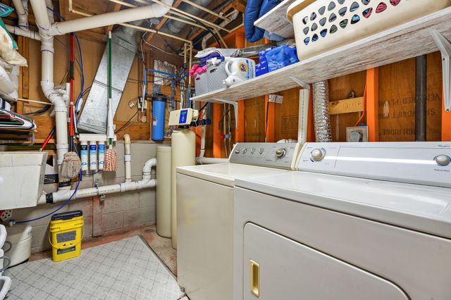 296 S 150 E, Valparaiso, IN 46383