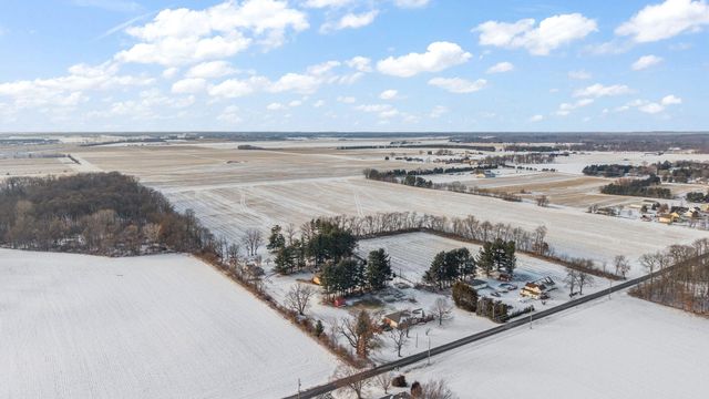 296 S 150 E, Valparaiso, IN 46383