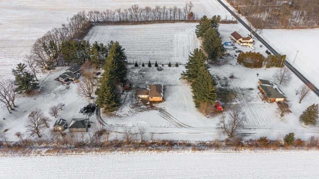 296 S 150 E, Valparaiso, IN 46383