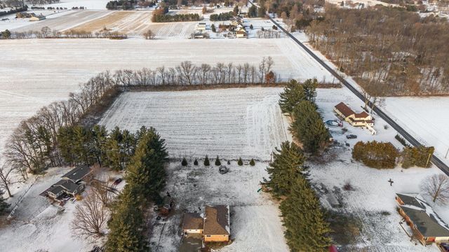 296 S 150 E, Valparaiso, IN 46383