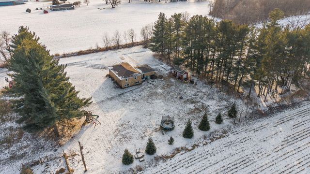 296 S 150 E, Valparaiso, IN 46383