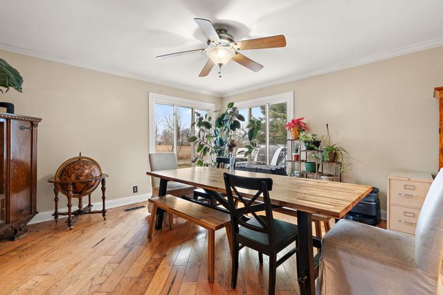 296 S 150 E, Valparaiso, IN 46383