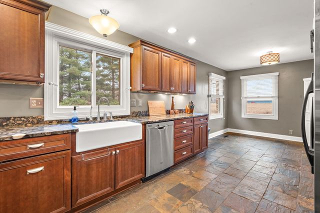 296 S 150 E, Valparaiso, IN 46383