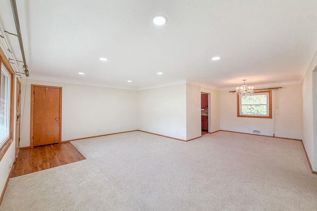 2856 Virginia Avenue, Roseville, MN 55113