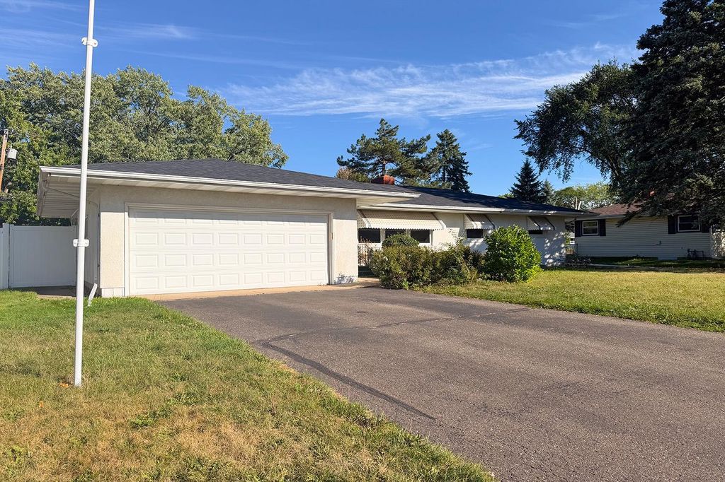 2856 Virginia Avenue, Roseville, MN 55113 — exterior