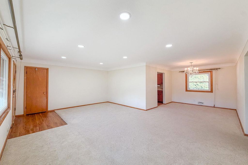 2856 Virginia Avenue, Roseville, MN 55113 — photo 5