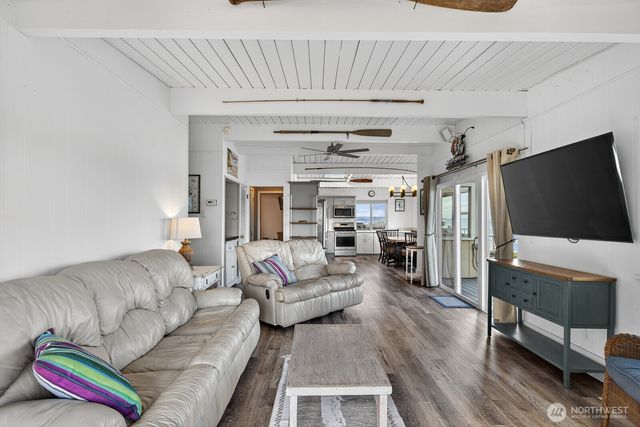 3187 Shoreline Drive, Camano Island, WA 98282