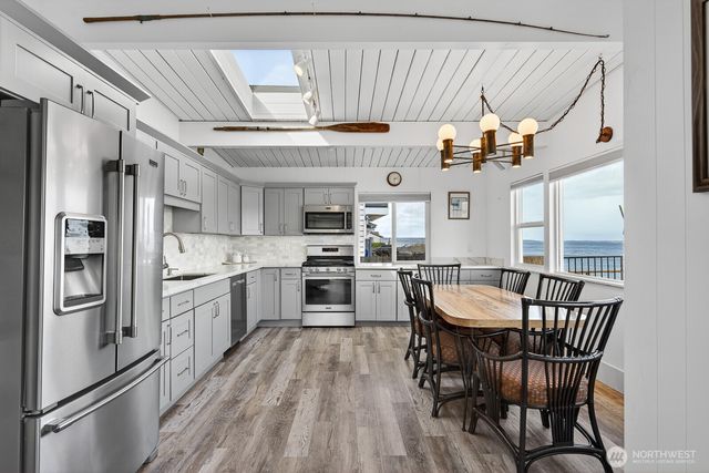 3187 Shoreline Drive, Camano Island, WA 98282