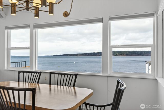 3187 Shoreline Drive, Camano Island, WA 98282