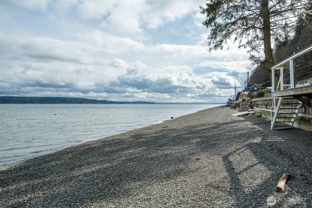 3187 Shoreline Drive, Camano Island, WA 98282