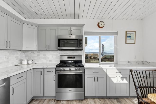 3187 Shoreline Drive, Camano Island, WA 98282