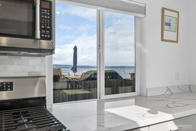 3187 Shoreline Drive, Camano Island, WA 98282