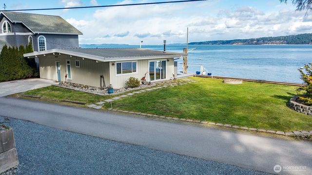 3187 Shoreline Drive, Camano Island, WA 98282