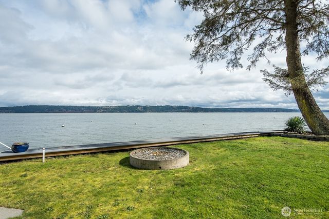 3187 Shoreline Drive, Camano Island, WA 98282