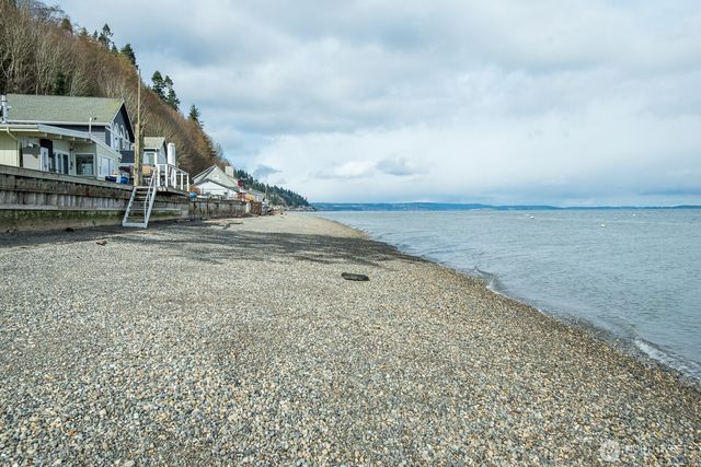 3187 Shoreline Drive, Camano Island, WA 98282
