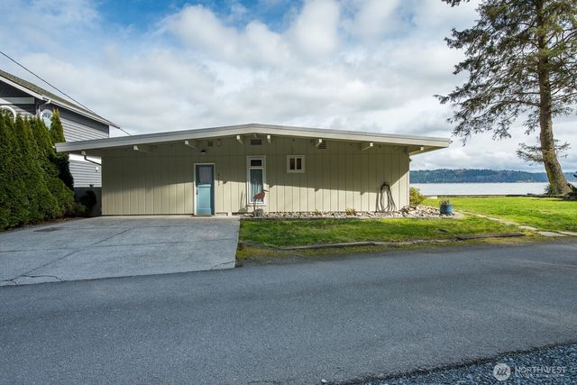 3187 Shoreline Drive, Camano Island, WA 98282