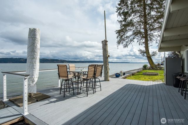 3187 Shoreline Drive, Camano Island, WA 98282