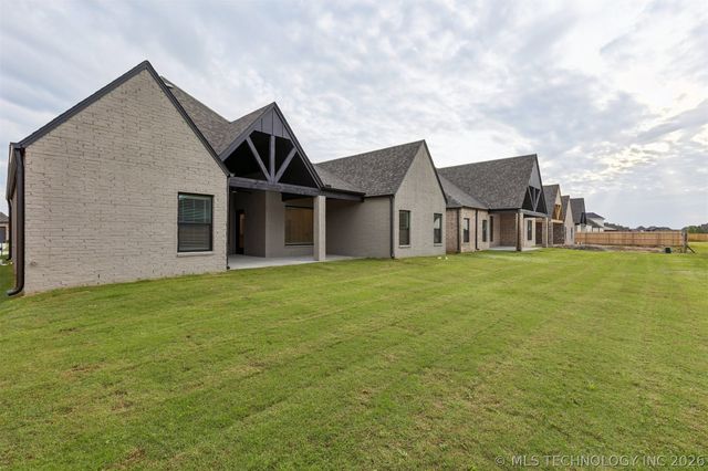 5816 E 127th Street S, Tulsa, OK 74008